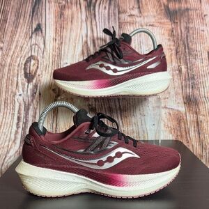 Saucony Triumph 20 Running Sneakers Womens Sz 7W